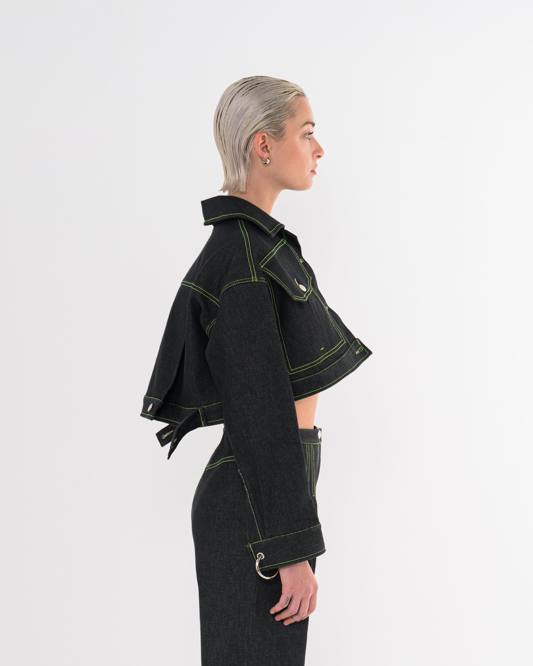 veste en jean noir de la marque de luxe made in France Raphael de Lacroix 
